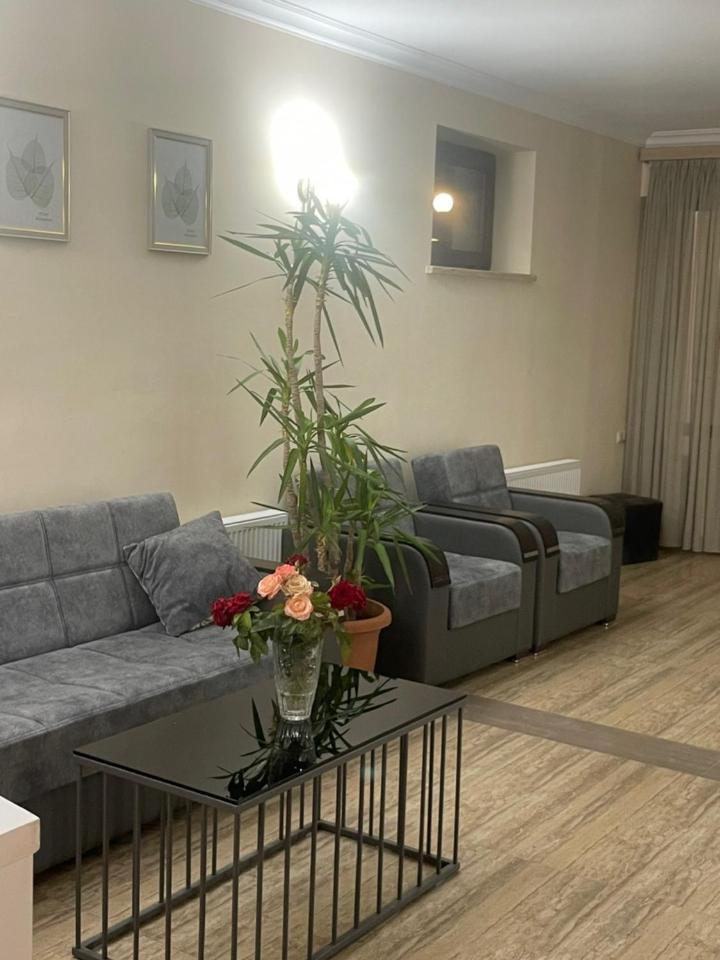 Decca Hotel Ереван Екстериор снимка