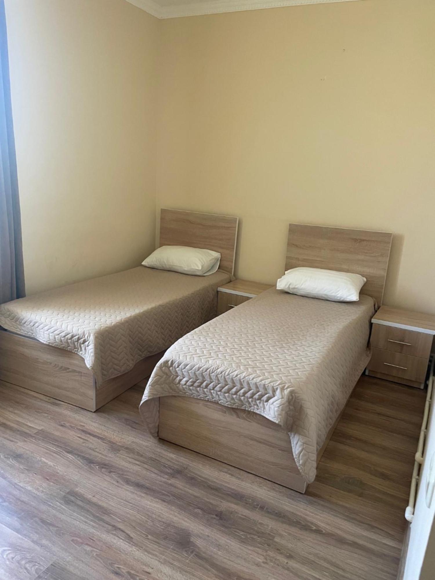 Decca Hotel Ереван Екстериор снимка