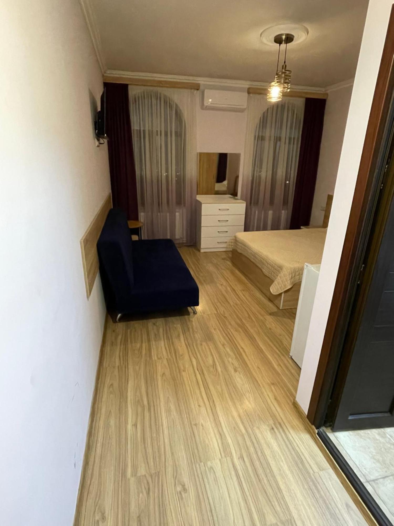 Decca Hotel Ереван Екстериор снимка