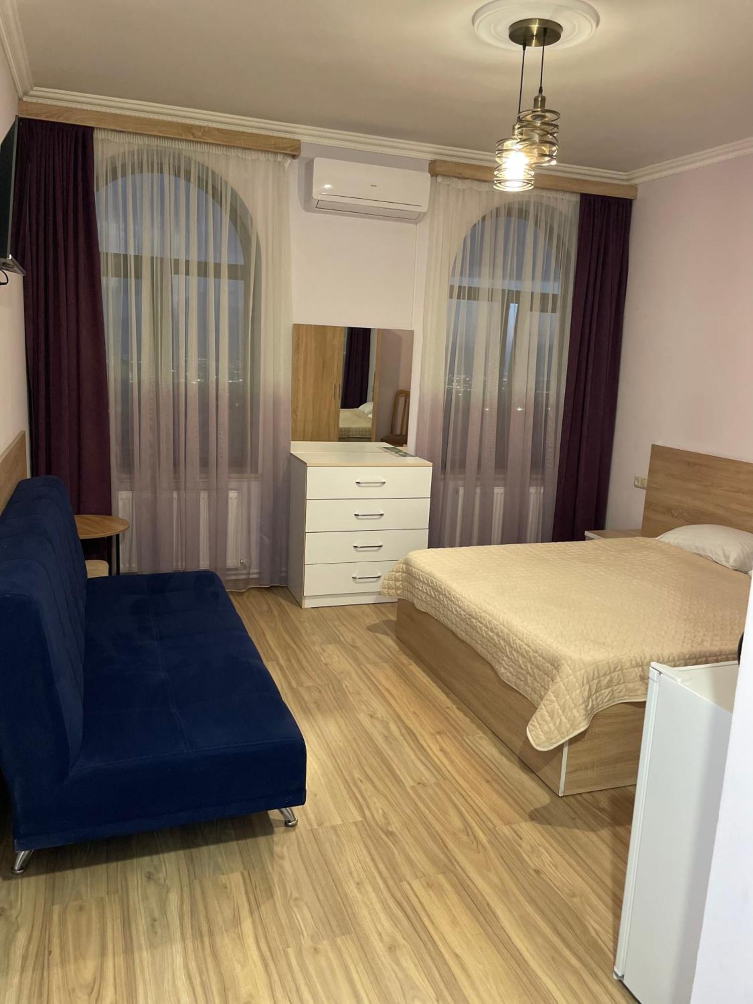 Decca Hotel Ереван Екстериор снимка