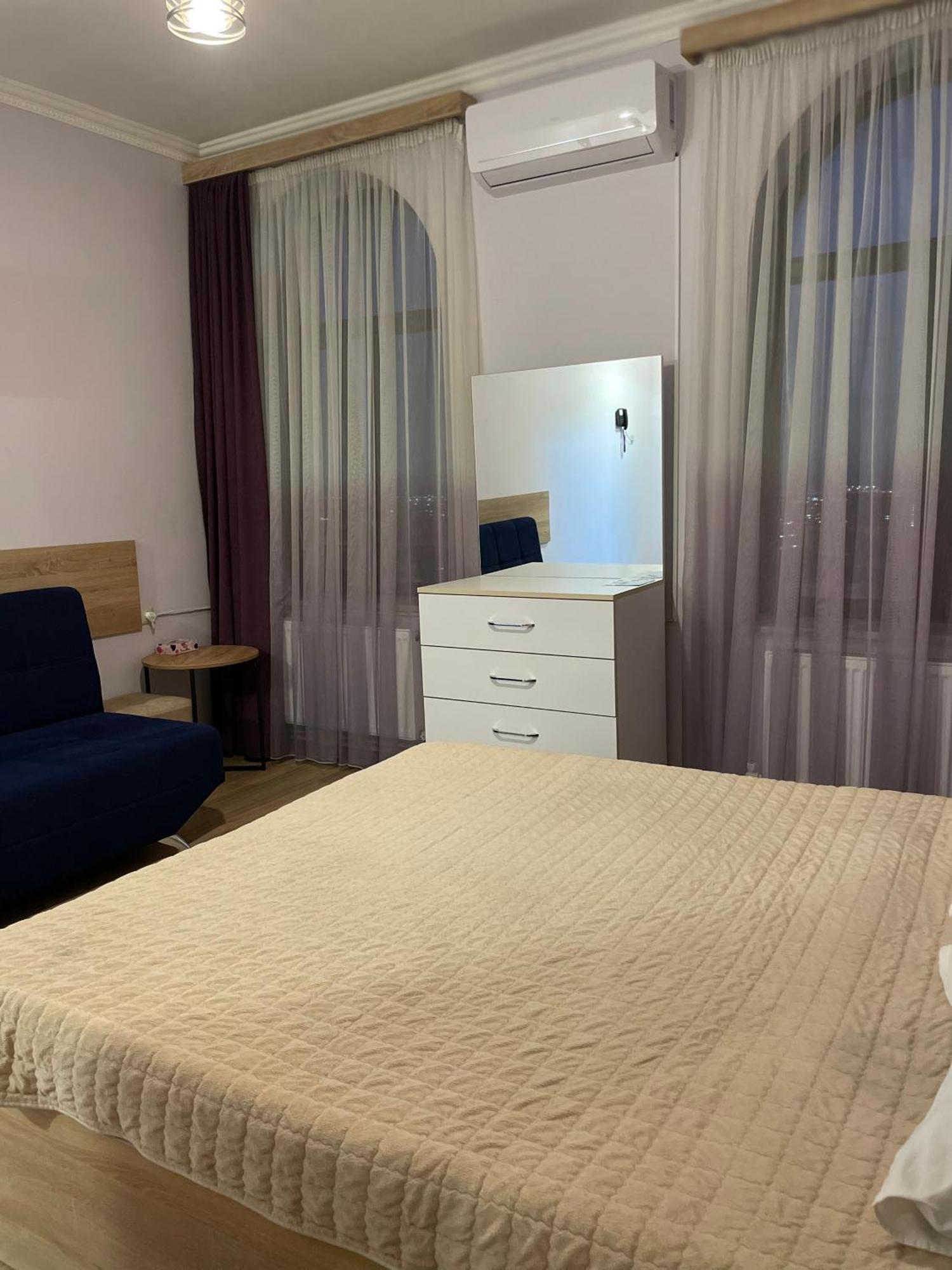 Decca Hotel Ереван Екстериор снимка