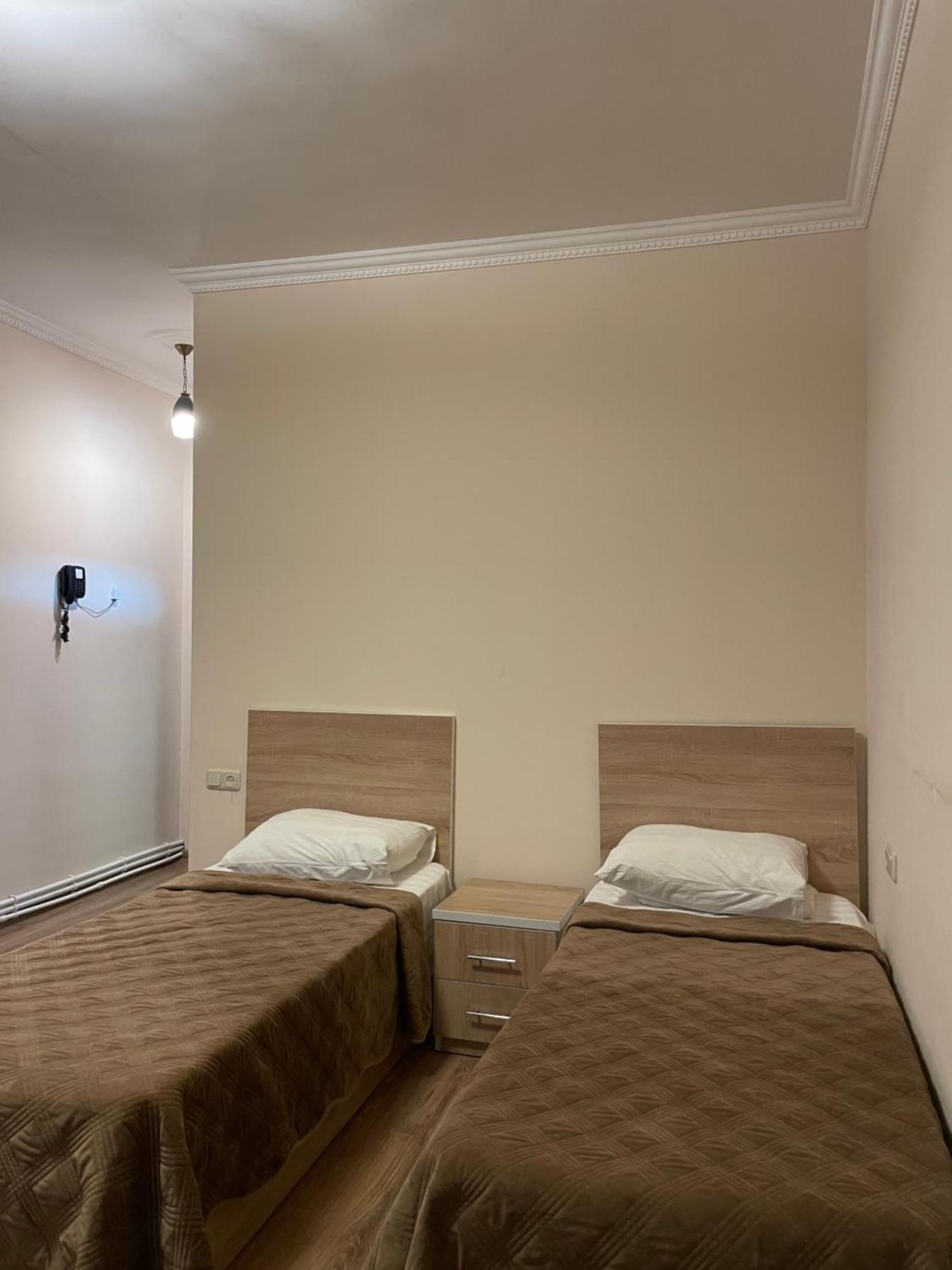 Decca Hotel Ереван Екстериор снимка