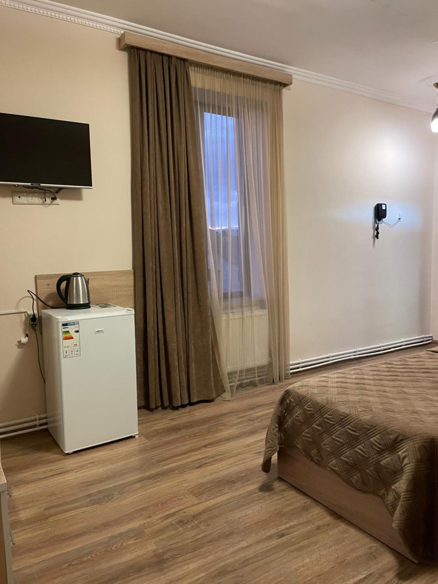 Decca Hotel Ереван Екстериор снимка